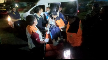 Korban KMP Mutiara Timur yang Terbakar Tiba di Pelabuhan Tanjungwangi, 7 Orang Luka-luka