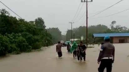 Jalan Lintas Menuju Aceh Singkil dan Antar Kabupaten dari Tapteng Terendam Banjir, Arus Lalu Lintas Lumpuh