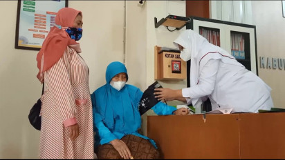 Sebanyak 66 Warga Temanggung Terima Bantuan Operasi Katarak Gratis dari Kementrian Sosial