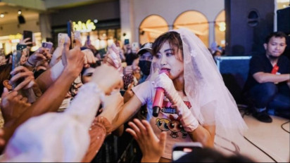 Widy Vierratale Disomasi, Buntut Aksi Buka baju di Atas Panggung