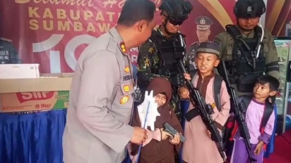 Pameran Alat Tugas dan Kendaraan Polisi Disambut Antusias Anak-anak