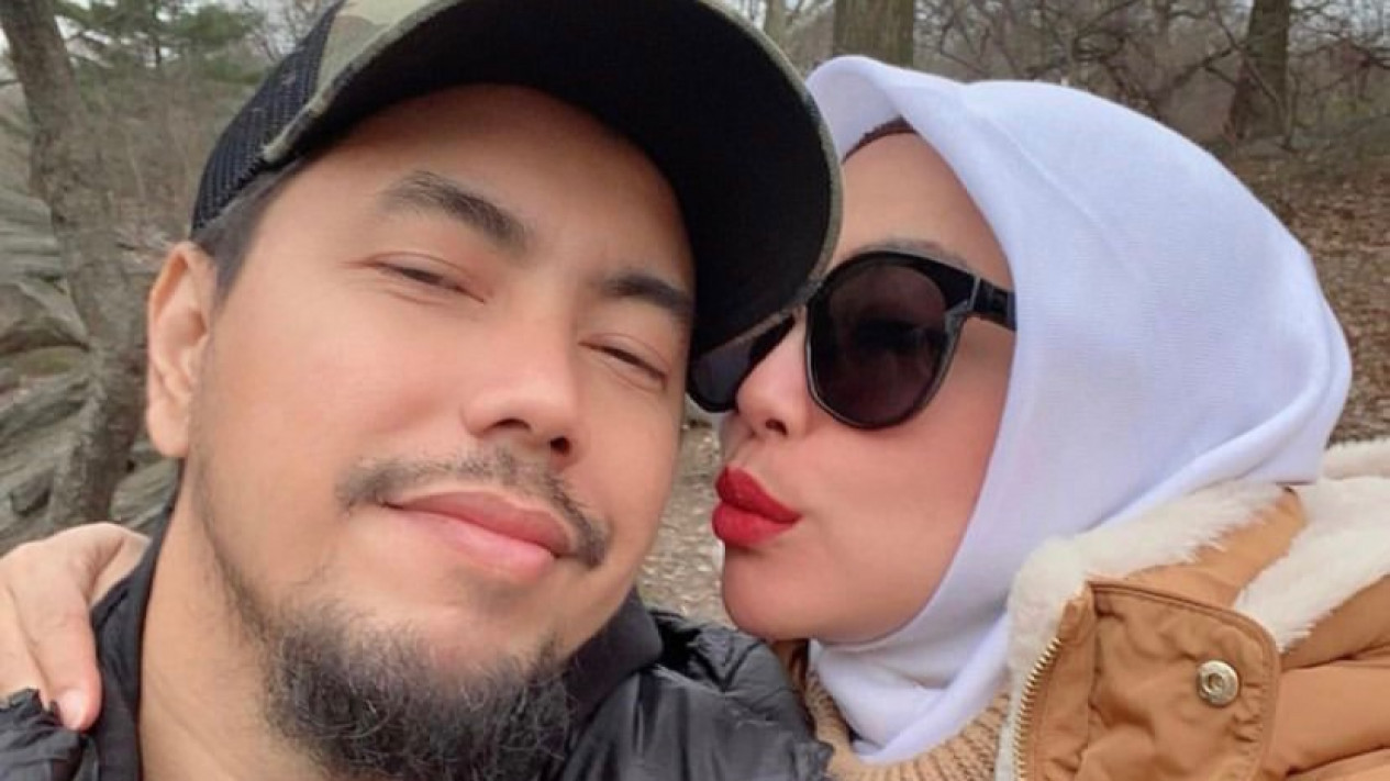 Sunan Kalijaga Dituding Terjangkit HIV karena Selingkuh dengan Denise Chariesta, Istri Buka Suara
            - galeri foto