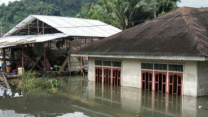Ratusan Rumah Terdampak Banjir di Tapanuli Selatan, Sejumlah Warga Diangkut ke Tempat Aman