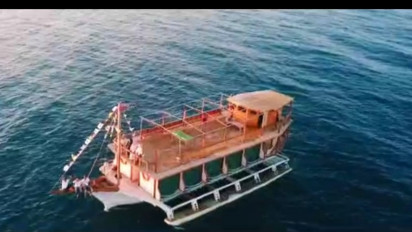Sensasi Kapal Terapung Bernuansa Kapal Pesiar, Favorit Wisatawan di Pulau Gili Ketapang Probolinggo