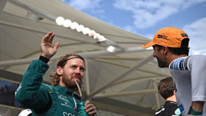 Pebalap Aston Martin asal Jerman Sekaligus Juara Dunia Empat Kali Sebastian Vettel Pamit dari Ajang Formula 1