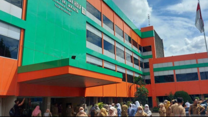 Pegawai Dinas Lingkungan Hidup DKI Panik Berhamburan Keluar Saat Gempa 5,6 M