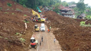 Jalur Cugenang Lumpuh Seusai Gempa Cianjur, Alat Berat Dikerahkan