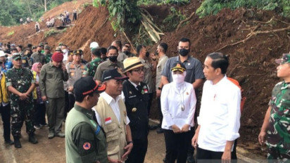 Presiden Jokowi Minta Prioritaskan Evakuasi Korban Gempa Cianjur