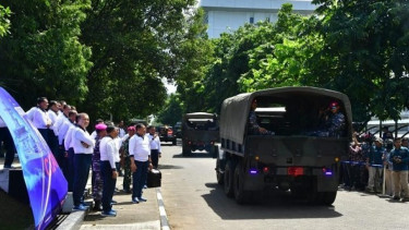 Fokuskan Pencarian Korban, TNI AL Berangkatkan PRCPB dan Kirim Bantuan Sembako untuk Korban Gempa Cianjur