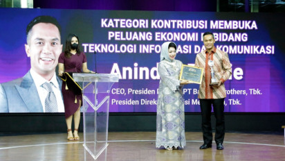 Anindya Bakrie Raih IWAPI Award 2022 di Bidang Teknologi dan Informasi