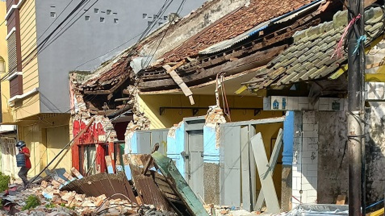 Komisi V Desak Kementerian PUPR Perbanyak Rumah Tahan Gempa
            - galeri foto