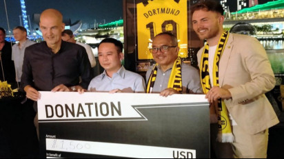 Klub Sepak Bola Jerman Borussia Dortmund Lelang Kostum No 19 Milik Julian Brandt Untuk Korban Tragedi Kanjuruhan