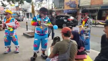 Galang Dana untuk Korban Gempa Cianjur, Komunitas Badut Tasikmalaya Atraksi dan Sulap di Keramaian