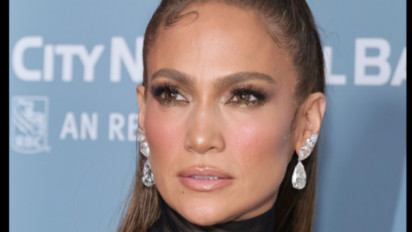 Lho Jennifer Lopez Tiba-Tiba Hapus Semua Foto di Instagram Diganti Hitam Polos, Kenapa ya?