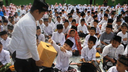 Bantu Korban Gempa Cianjur, Ratusan Anak di Kudus ini Sisihkan Uang Jajan untuk Donasi