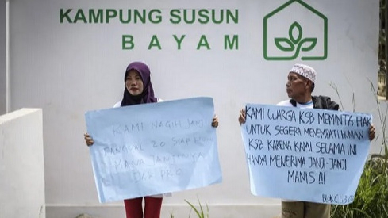 Plt BUMD DKI Jakarta Sebut Pemindahan Warga Terdampak Penggusuran ke Rusunawa Kampung Susun Bayam Masih Tahap Audit
            - galeri foto