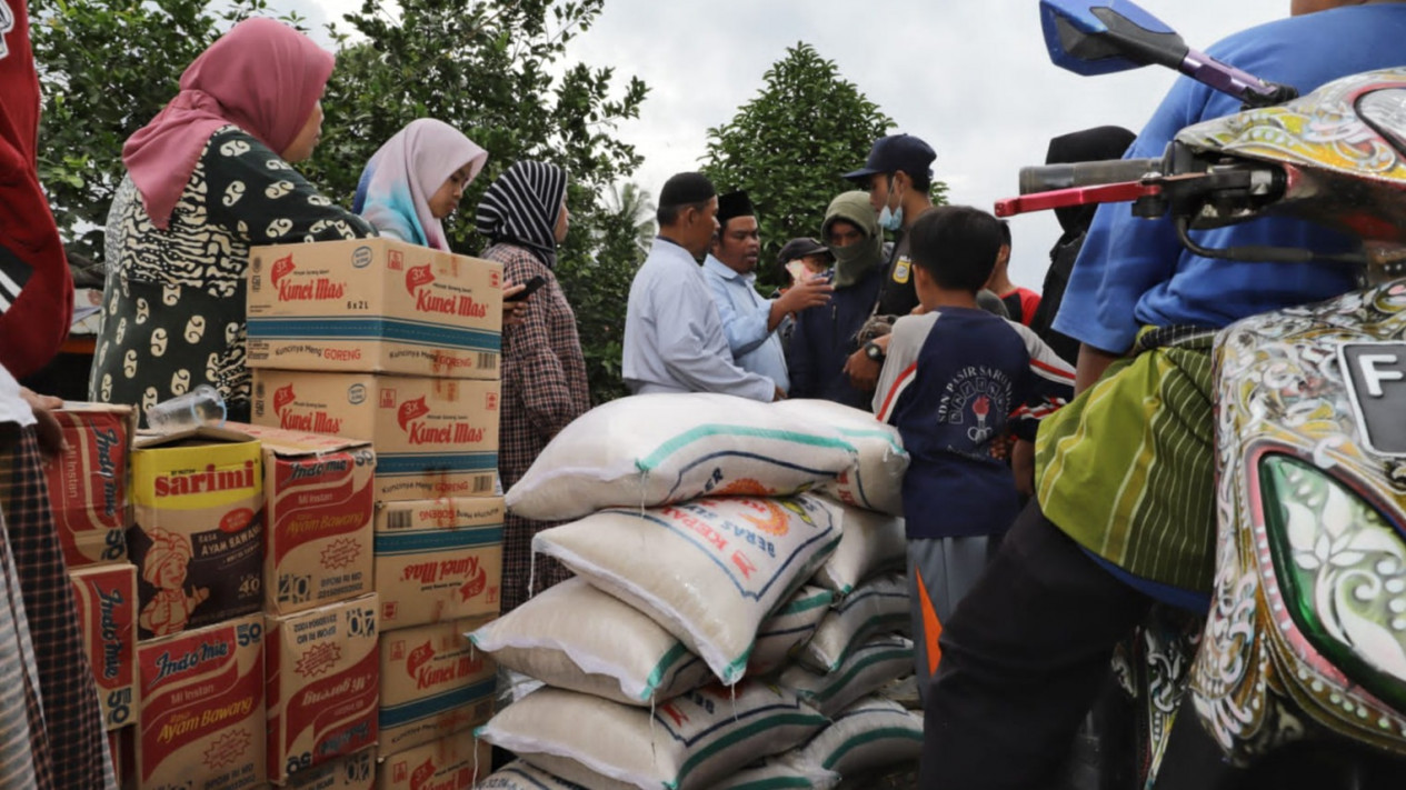 Marak Aksi Penghadangan Logistik untuk Korban Gempa Cianjur, Polisi Beri Imbauan Tegas
            - galeri foto