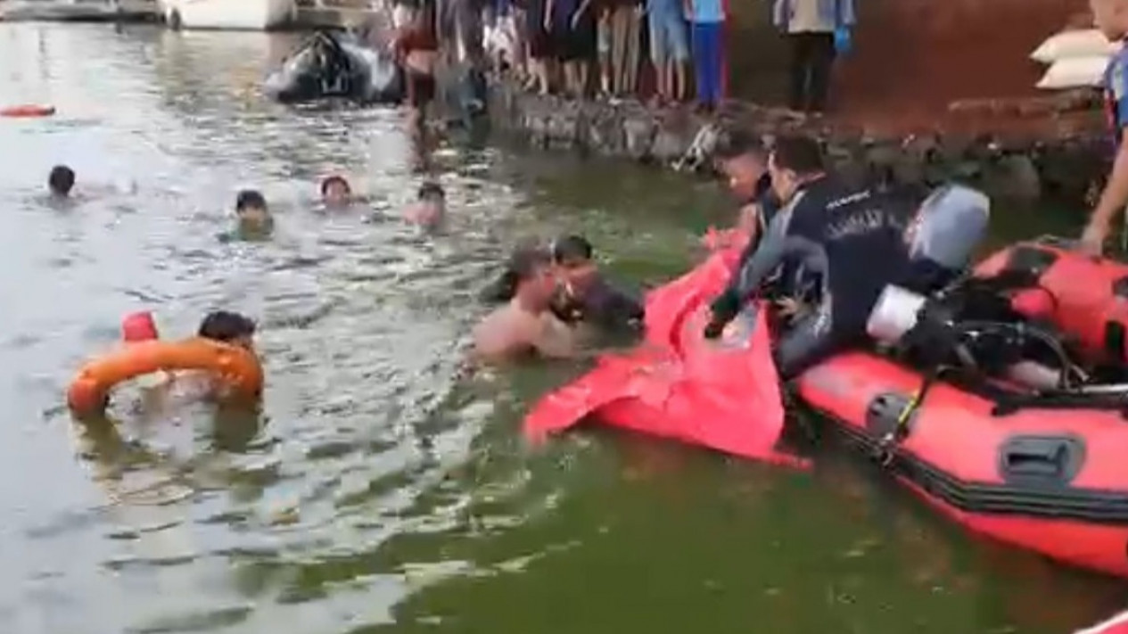 Tim SAR Gabungan Temukan Bocah yang Tenggelam di Danau Sunter
            - galeri foto