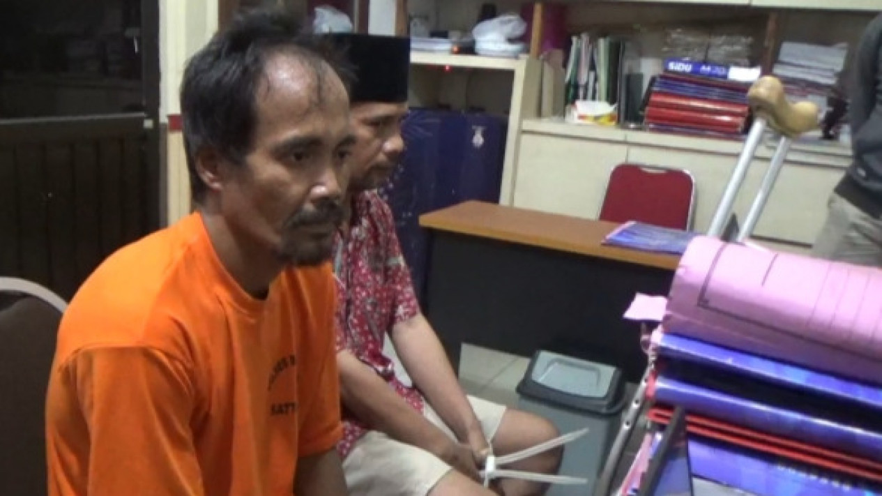 Seorang ASN di Bangkalan Terlibat Kasus Curanmor Bersama Rekannya, Berhasil Ditangkap Polisi
            - galeri foto