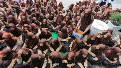 Ratusan Siswa di Aceh Barat Galang Dana untuk Korban Gempa Cianjur