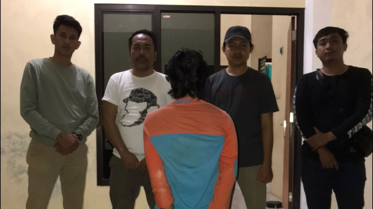 Mabuk Tuak, Paman Perkosa Keponakan di Kebun Diamankan Polisi
            - galeri foto