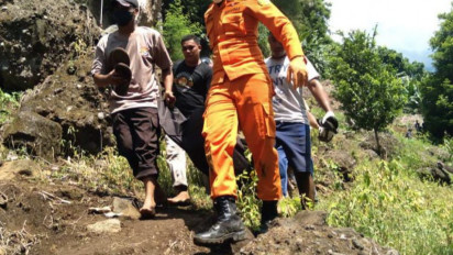 WNA Inggris di Temukan Meninggal di Hutan Ternate,Tim Rescue Basarnas Lakukan Evakuasi Korban