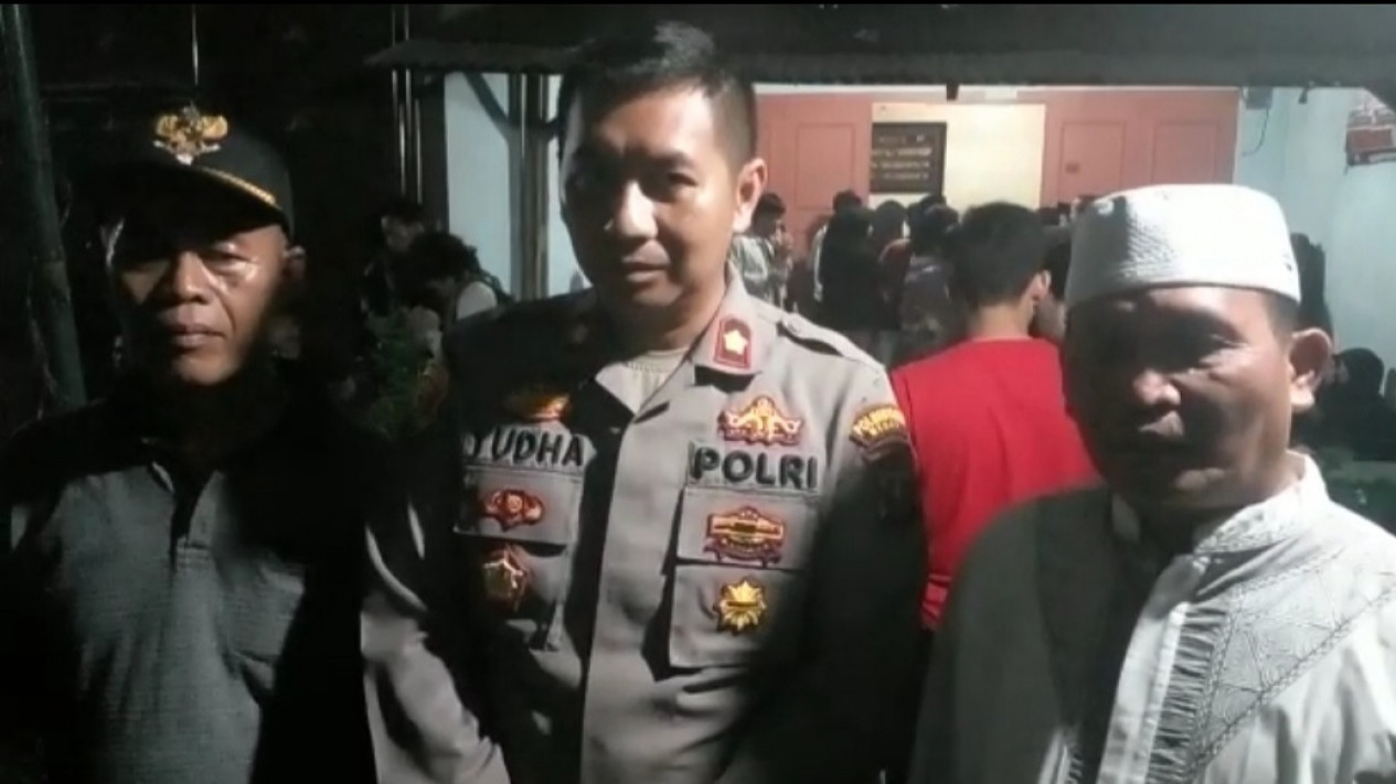 Bentrok Geng Motor, Polisi Amankan Pelaku Pembacokan Seorang Pelajar
            - galeri foto