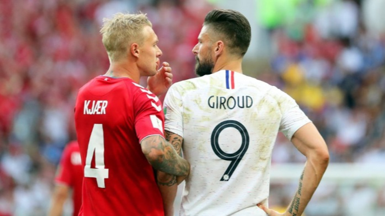 Profil Simon Kjaer, Bek Tim Nasional Denmark yang Siap Gagalkan Ambisi Giroud Di Piala Dunia 2022
            - galeri foto