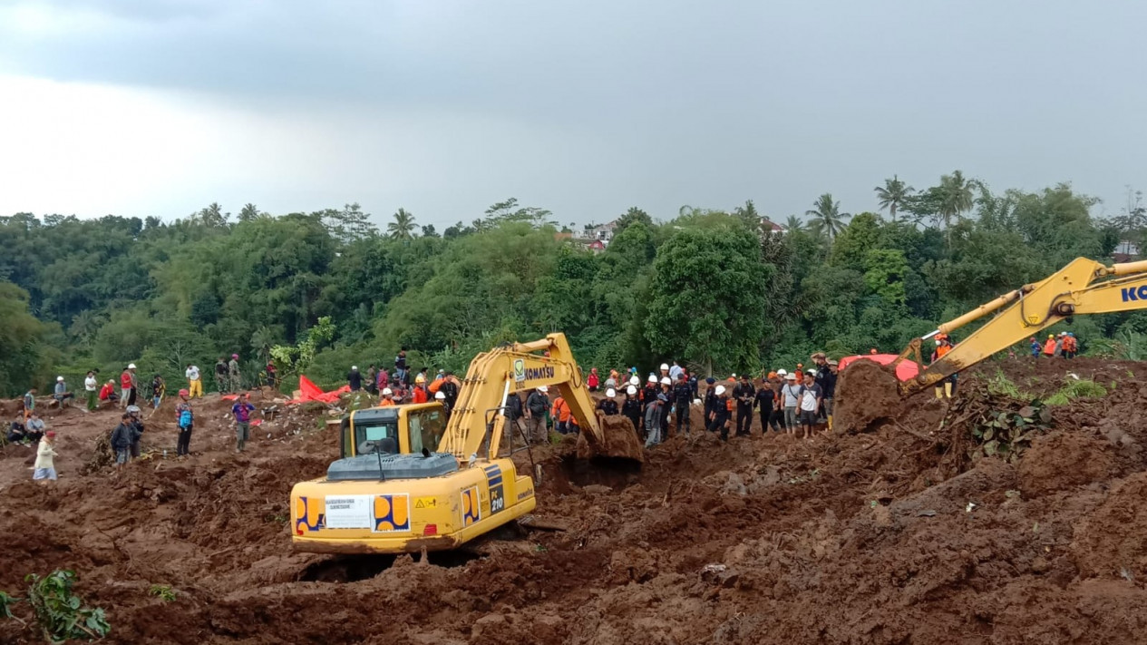 Polri Fokuskan untuk Melakukan Evakuasi Korban Gempa Cianjur
            - galeri foto
