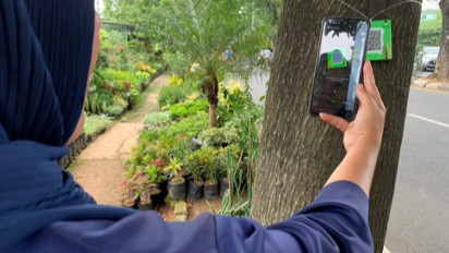 Berita Foto: Ribuan Pohon di Depok Dipasangi QR Code