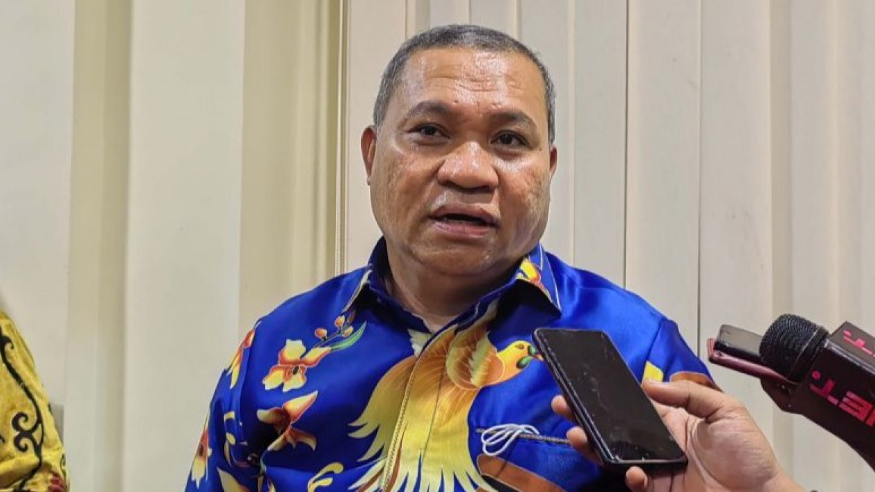 Pengacara Lukas Enembe Penuhi Panggilan KPK, Diperiksa Sebagai Saksi
            - galeri foto