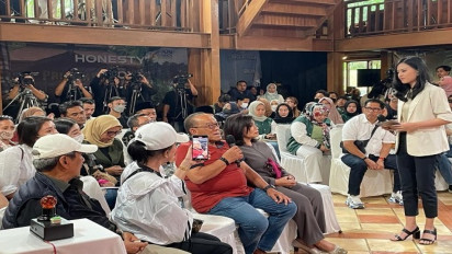 Pesan Bijak Aburizal Bakrie Buat Nia Ramadhani Menitikkan Air Mata