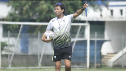 Luis Milla Peringatkan Seluruh Pemain Persib Berikan Kontribusi untuk Tim