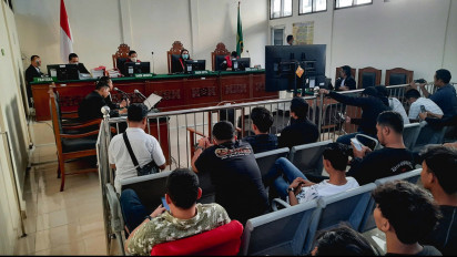 Kasus Persidangan Kerangkeng Besi Agenda Pembacaan Vonis Ditunda Majelis Hakim