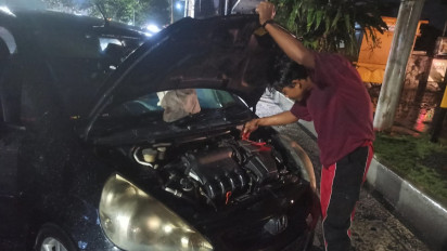 Mesin Kendaraan Mogok Akibat Banjir, Bengkel di Banyuwangi Mendadak Ramai Orderan