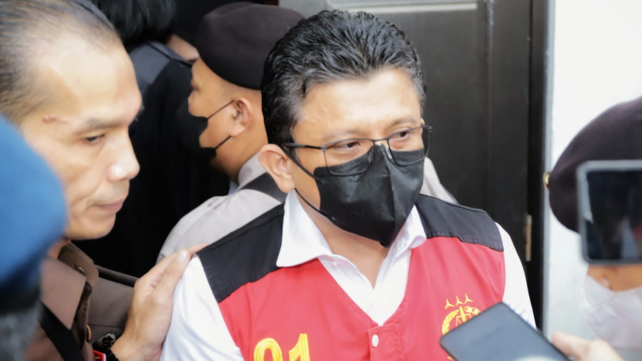 Soal Ismail Bolong Diduga Dilepaskan Propam Polri, Ferdy Sambo Akhirnya Blak-blakan
            - galeri foto