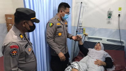 Polisi di Riau Bagikan Kaki Palsu untuk Penyandang Difabel