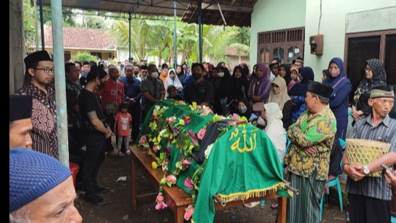 Pengemudi Ojol di Purworejo Meninggal, Diduga Dianiaya oleh Pengunjung Kafe
            - galeri foto