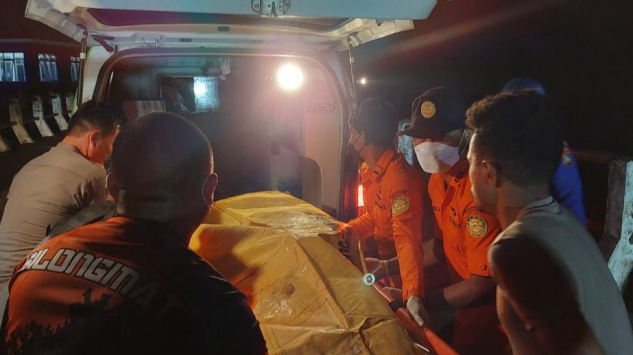 Nelayan Kembali Temukan Jenazah Korban Kecelakaan Helikopter di Perairan Manggar
            - galeri foto