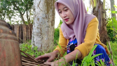 Neng Anggi Gadis Desa di Banten Lagi Viral, Ini 6 Video yang Bikin Banyak Pria Kesengsem, Ada Momen Basah-basahan