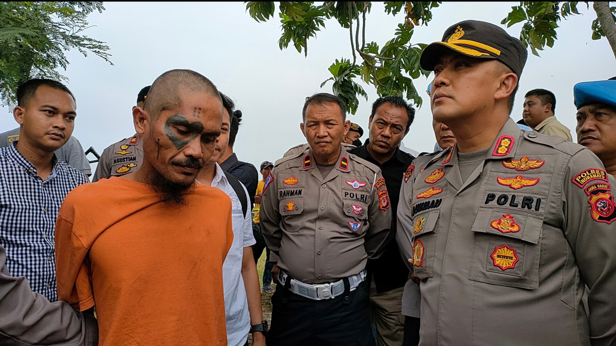 Biadab! Gegera Warisan Seorang Anak Bunuh Ayah Sendiri dengan Digorok Tiga Kali di Indramayu Jawa Barat
            - galeri foto