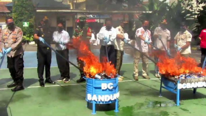 Bea Cukai Bandung Musnahkan Barang Ilegal Tanpa Cukai yang Telah Menjadi Milik Negara Senilai Rp4,1 Miliar