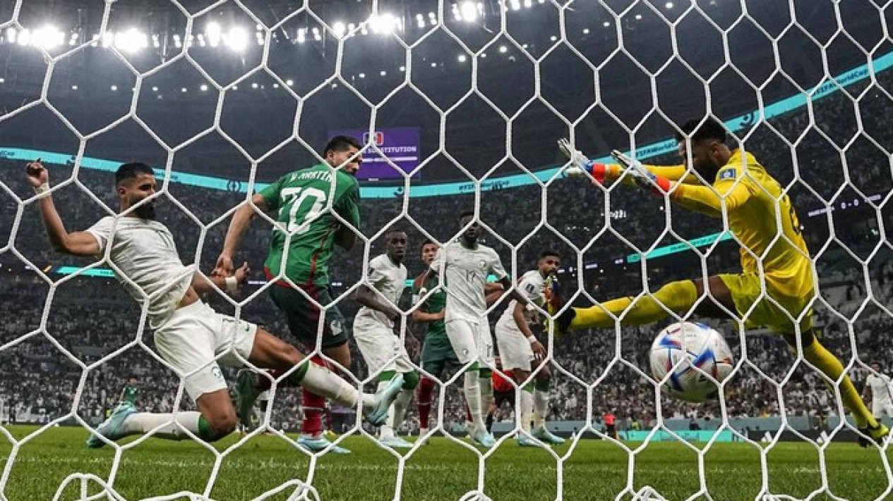Meski Berhasil Menang Kontra Arab Saudi dengan Skor Tipis 2-1, Meksiko Tetap Tersingkir dari Piala Dunia 2022
            - galeri foto