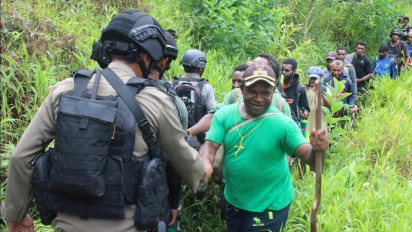 Setahun Usai Insiden Pembakaran oleh KKB, Warga Kiwirok Akhirnya Kembali ke Kampung Halaman