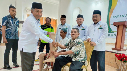 Penyandang Disabilitas di Ternate dapat Bantuan Kaki Palsu