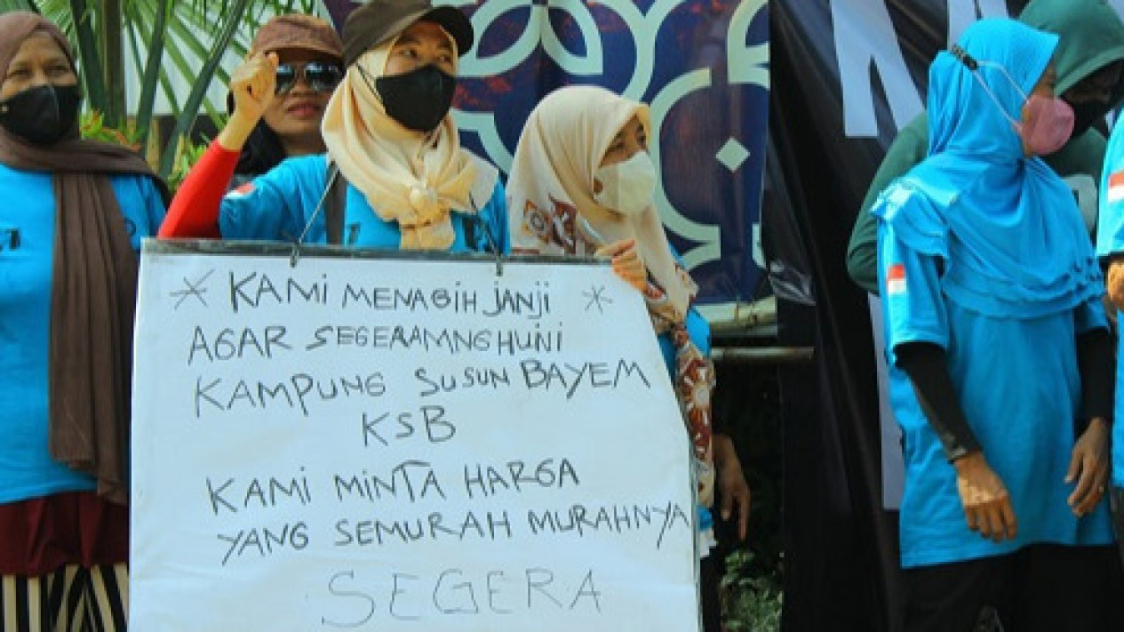 Warga Kampung Bayam Sebut Uang Kompensasi Pembangunan JIS Telah Habis, Janji Dibangun Rusun Belum Terpenuhi 
            - galeri foto