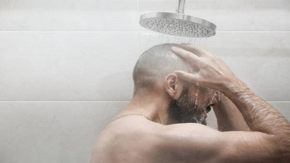 Niat dan Tata Cara Mandi Wajib Lengkap dengan Penjelasannya