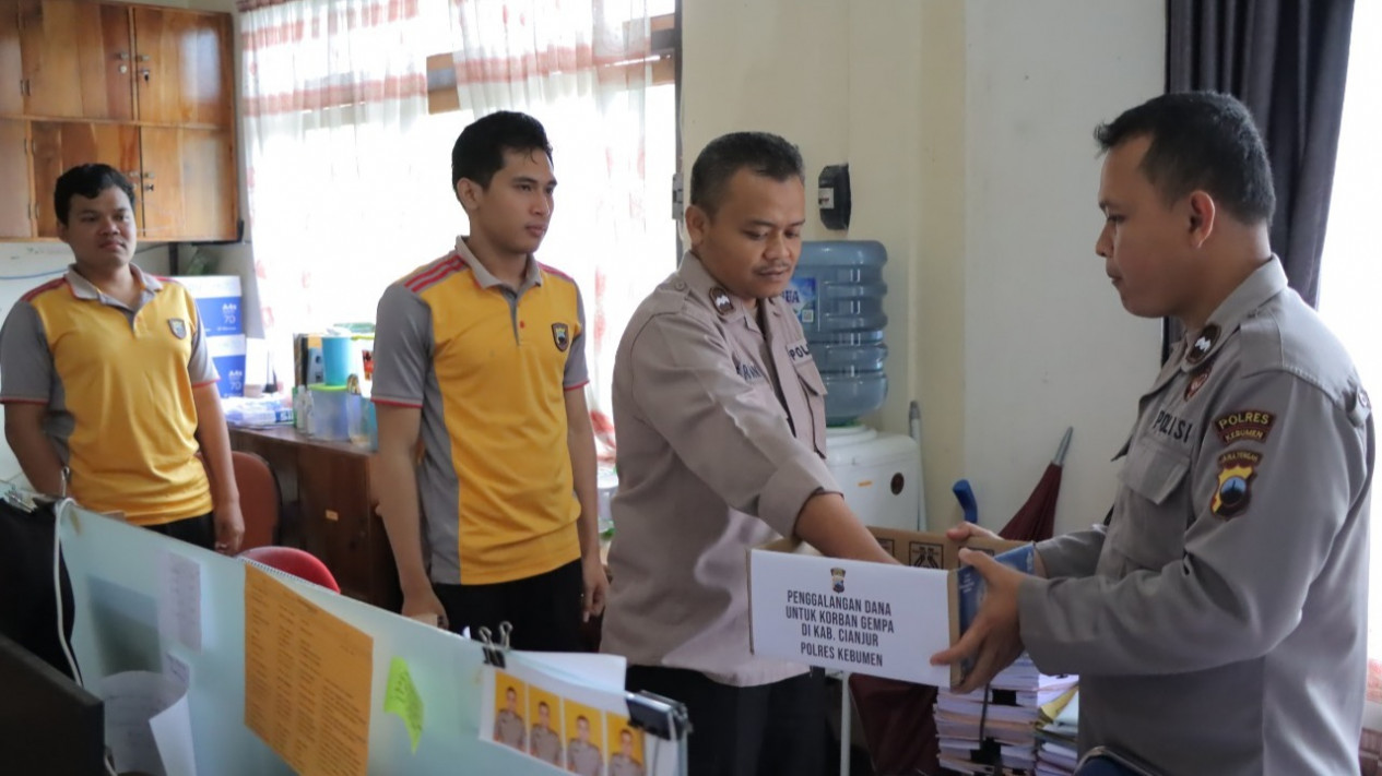 Polres Kebumen Galang Dana Peduli Korban Gempa Cianjur
            - galeri foto