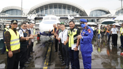 Gubernur Sulawesi Selatan Resmikan Penerbangan Perdana Jalur Makassar ke Kabupaten Bone