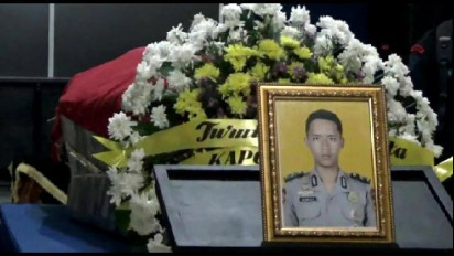 Kapolda Lampung Pimpin Penerimaan Jenazah Briptu Gilang Aji Prasetyo Tewas Ditembak KKB di Papua